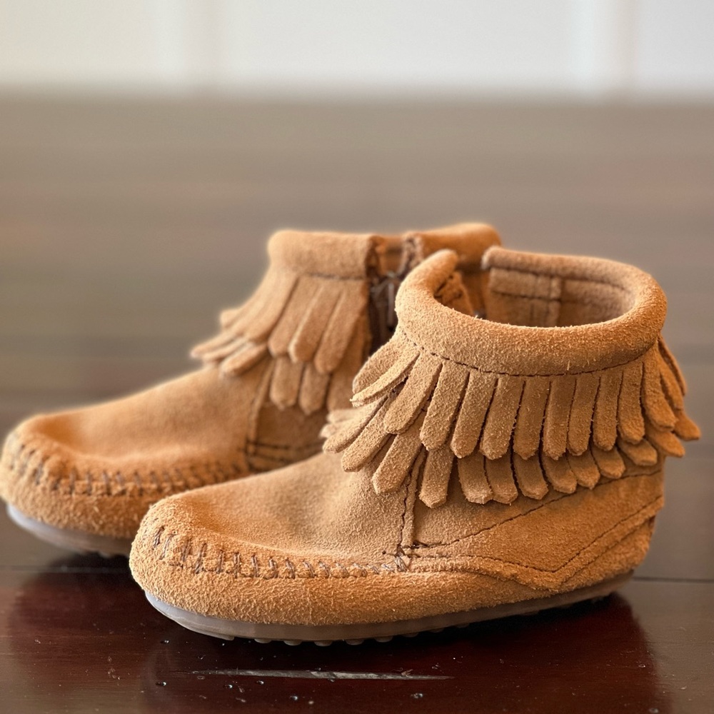 Minnetonka Double Fringe Toddler Boots - Taupe - Size 3
